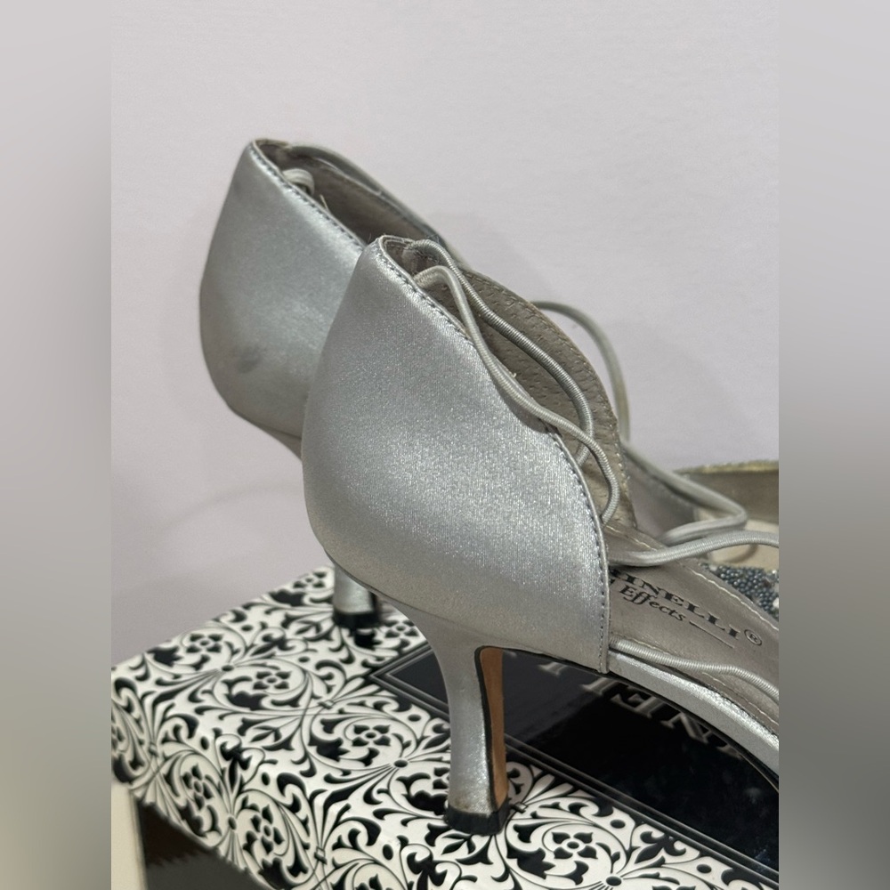 A. Marinelli size 7.5 silver sparkly heels in great condition! - Picture 9 of 10